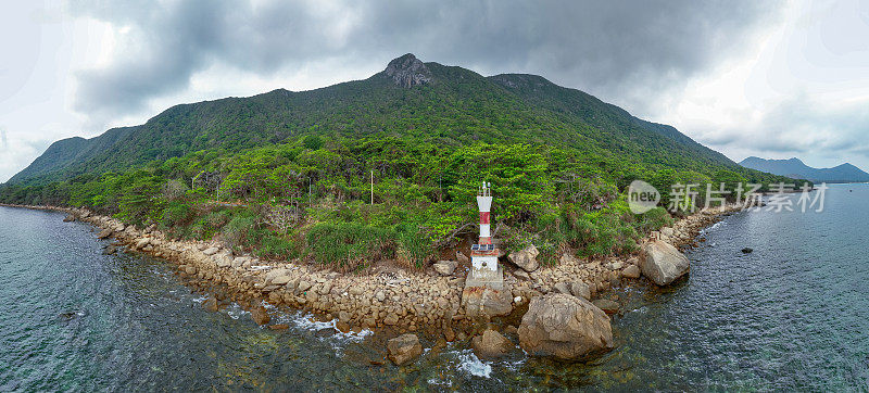 白石灯塔和蓝色大海的全景，Con岛，Con岛，Ba Ria Vung Tau省